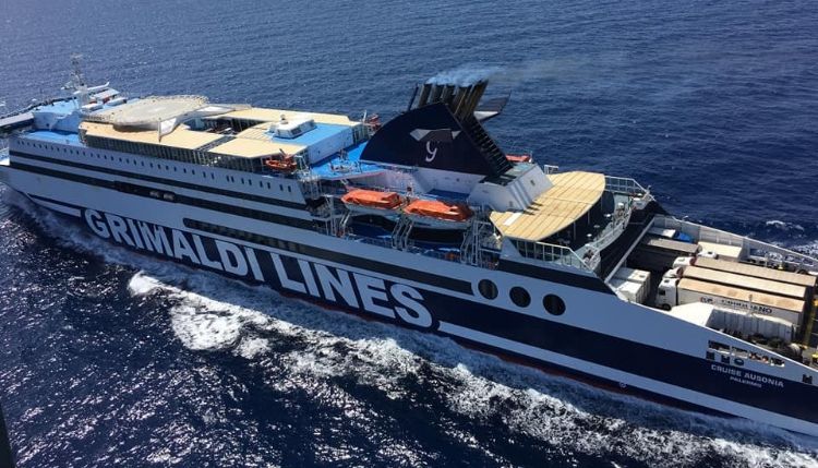 Traghetto Cruise Ausonia Grimaldi Lines